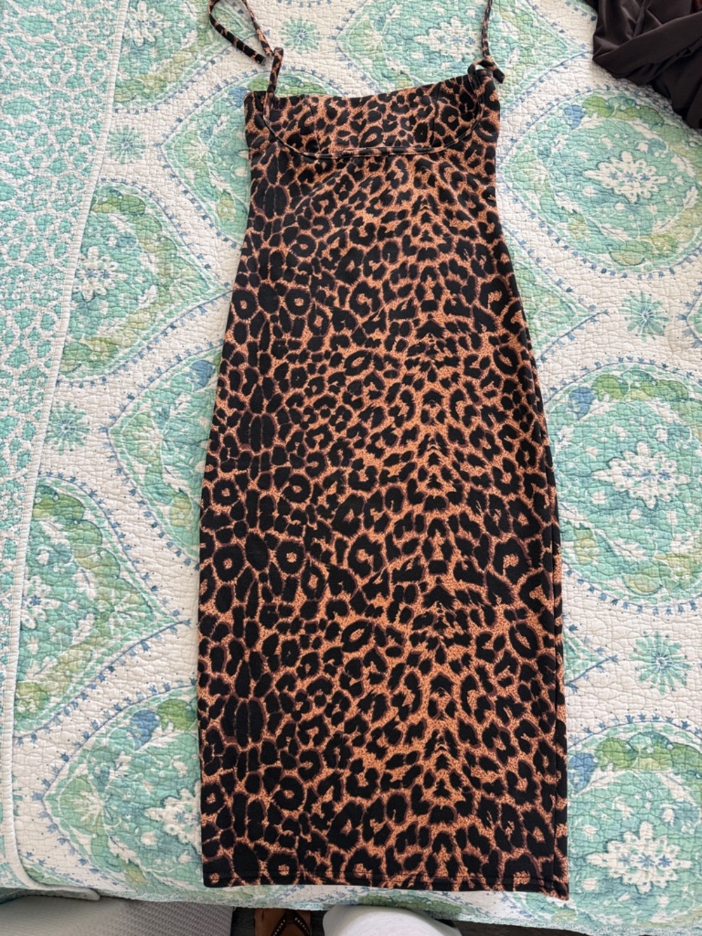 PrettyLittleThing Black and Brown Leopard Print Maxi Dress